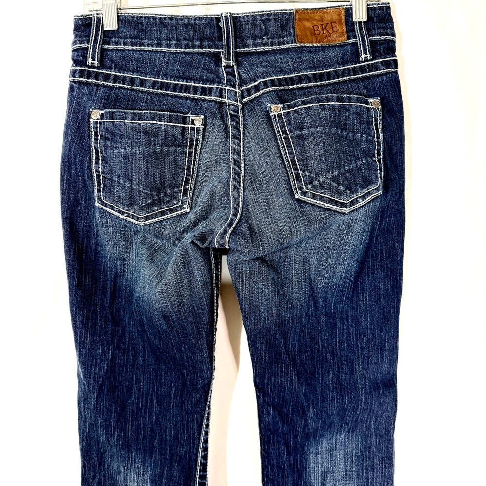 BKE Culture Boot Cut Low Rise Jeans With Stretch And Contrast Stitching Size 28 - Picture 10 of 16